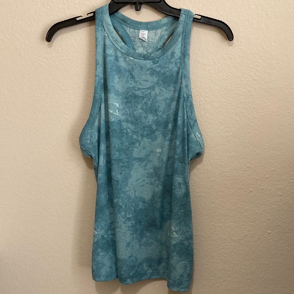 Old Navy Tops - Old Navy workout go-dry racerback tie dye blue tank top size M